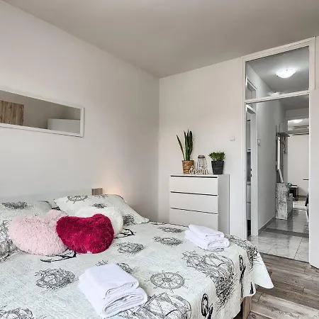 Apartament Joelle *